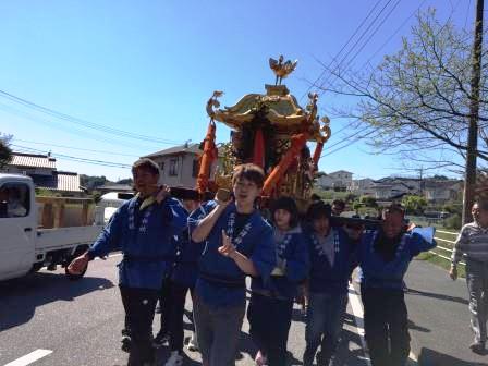 神輿担ぎ