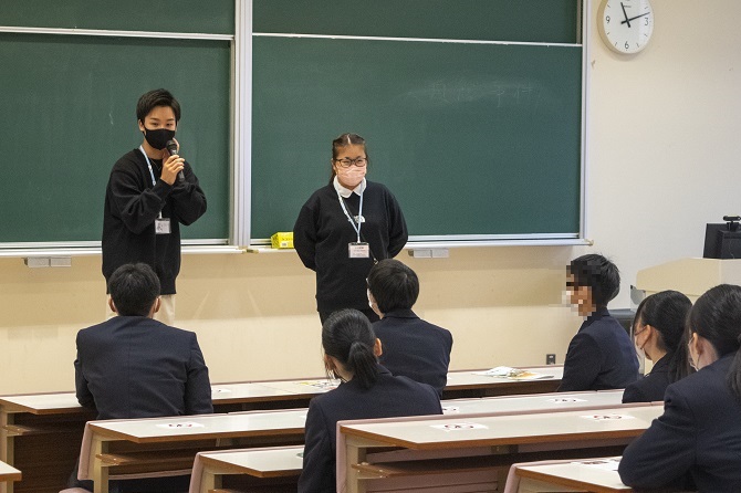 大学生活紹介の様子