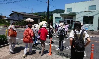 川跡駅到着