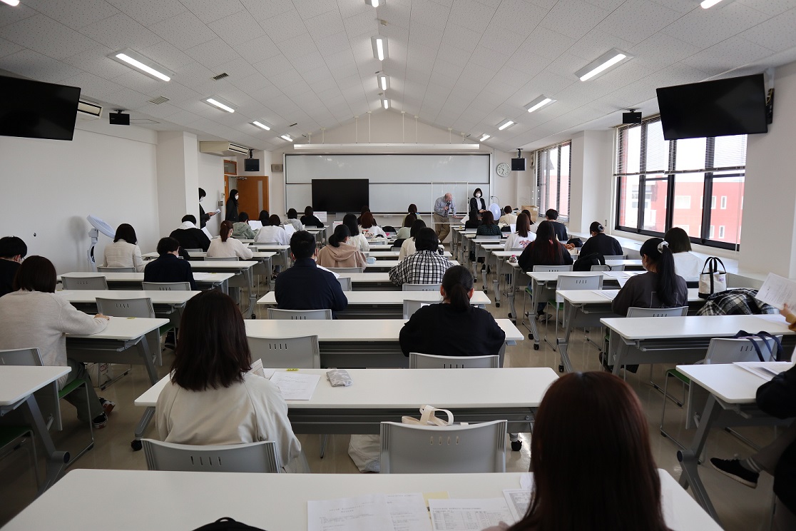 学科別ガイダンスを実施しました イメージ